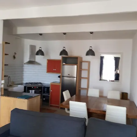 La Petite Maison דירה בוזיג